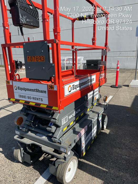 2020 Skyjack SJIII-3219 Solid NM Tires, Half height spring hinged entry gate, Dual Beacons, 800W Inverter