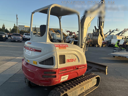 2024 TAKEUCHI TB235-2R