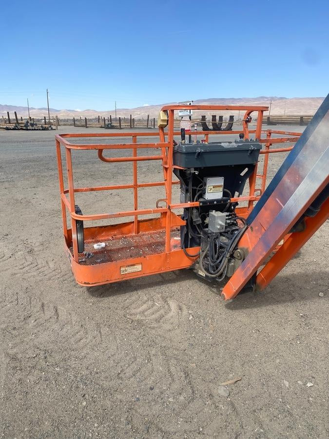 2019 JLG 860SJ