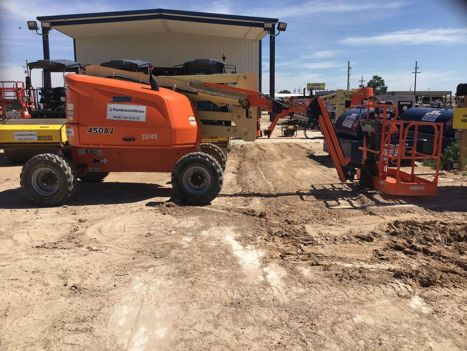 2019 JLG 450AJ