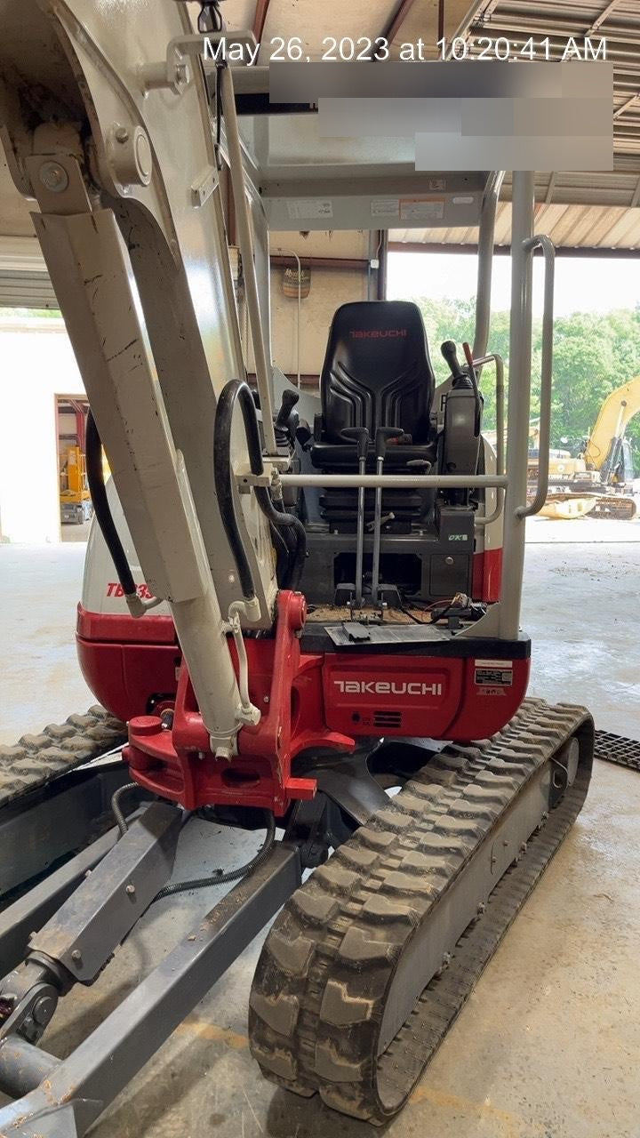 2022 TAKEUCHI TB235-2R