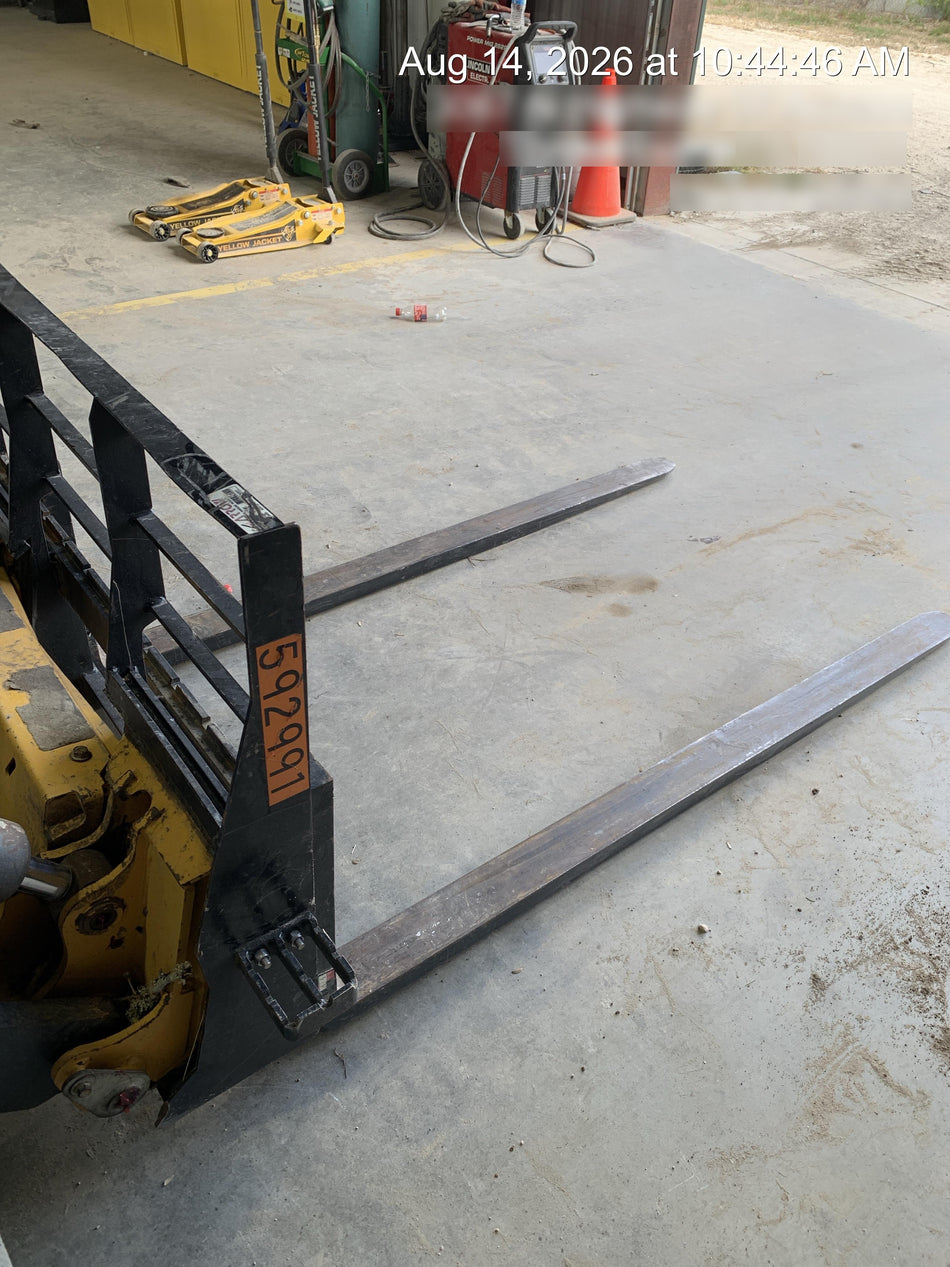 2025 ARROW MATERIAL HANDLING 24" Pallet Fork Frame