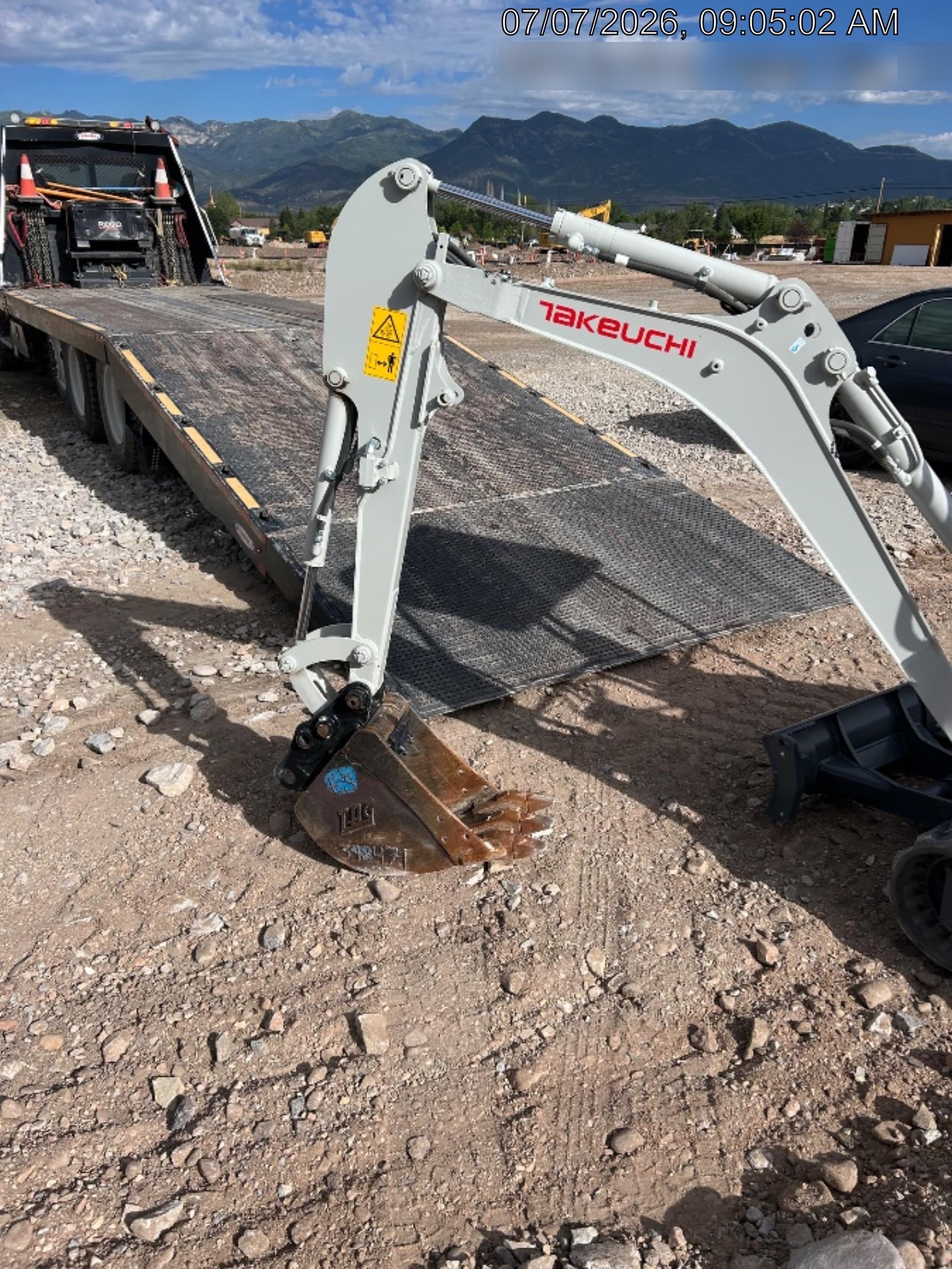 2023 TAKEUCHI TB216R