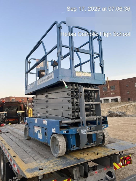 2019 Genie GS-4047 Folding rails with half height swing gate