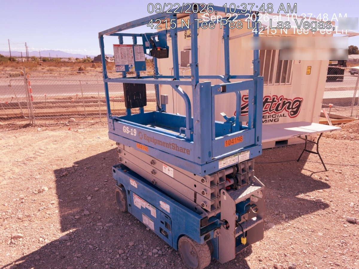 2020 Genie GS-1930 Solid Non Marking Tires, Beacon, Folding rails with half height swing gate, 800W Inverter