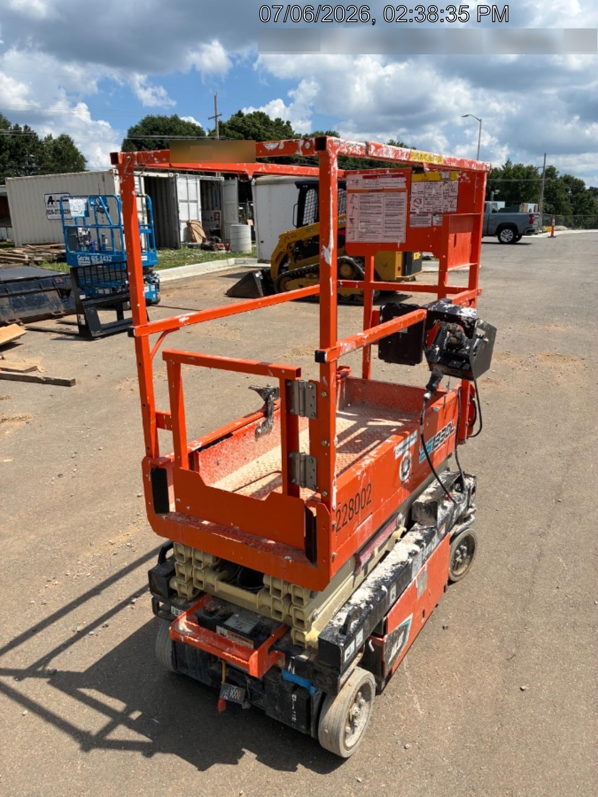 2022 JLG ES1330L