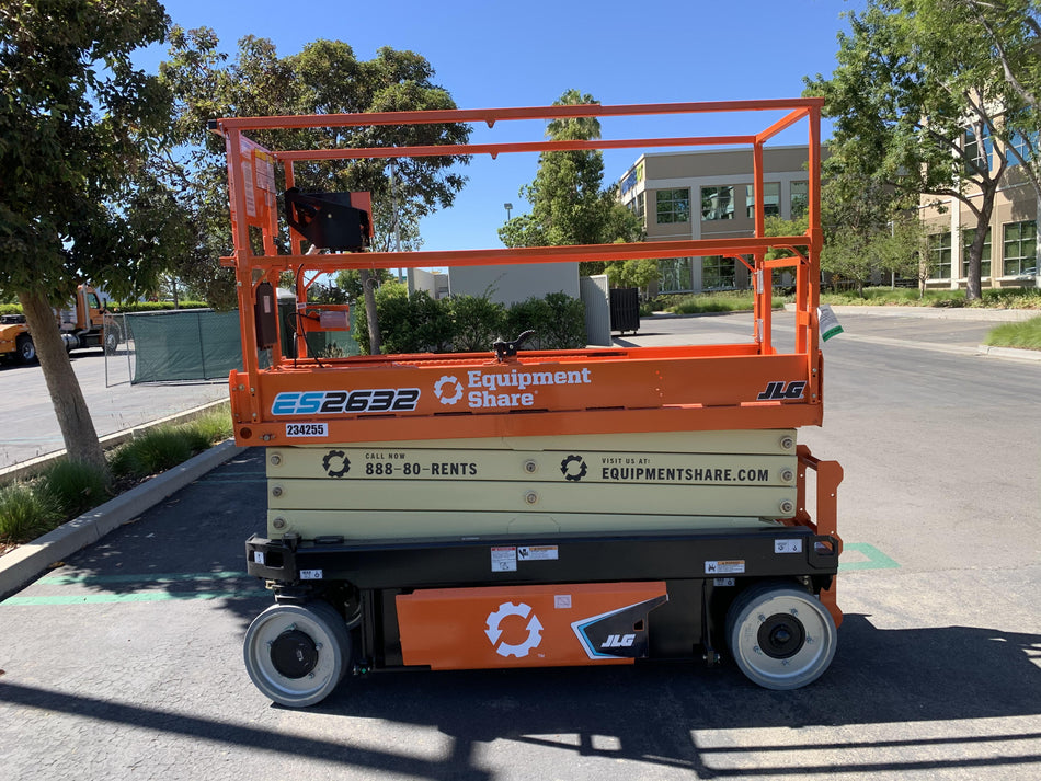 2022 JLG ES2632