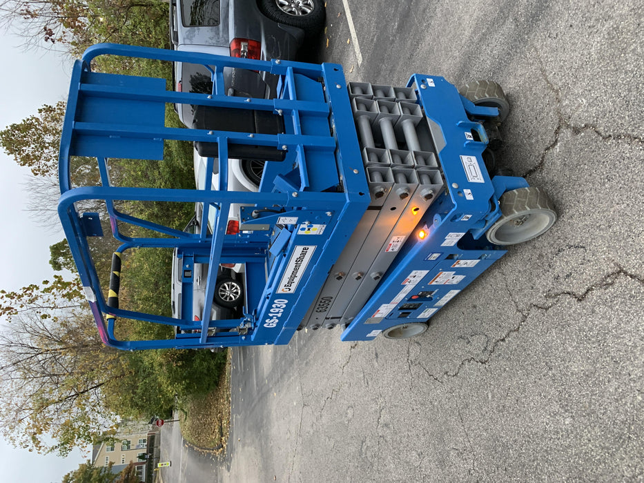 2020 Genie GS-1930 Solid Non Marking Tires, Beacon, Folding rails with half height swing gate