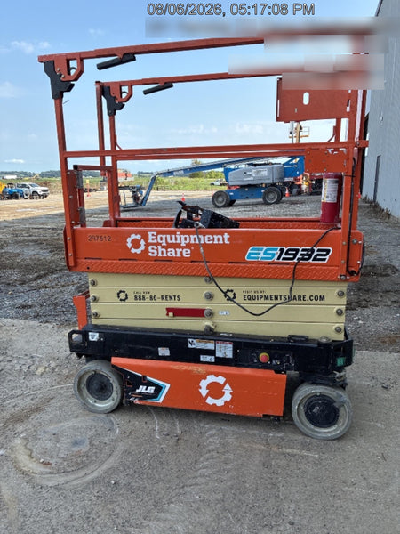 2023 JLG ES1932