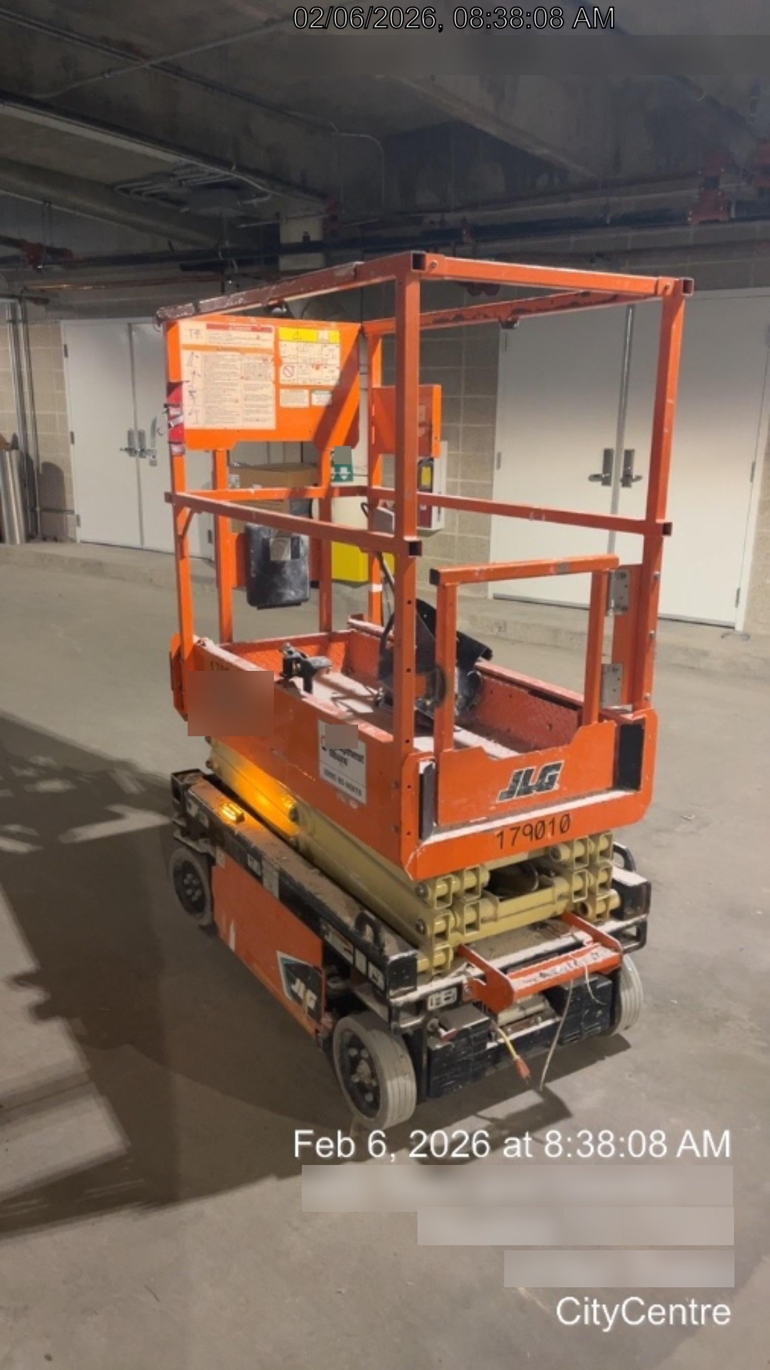 2021 JLG ES1330L