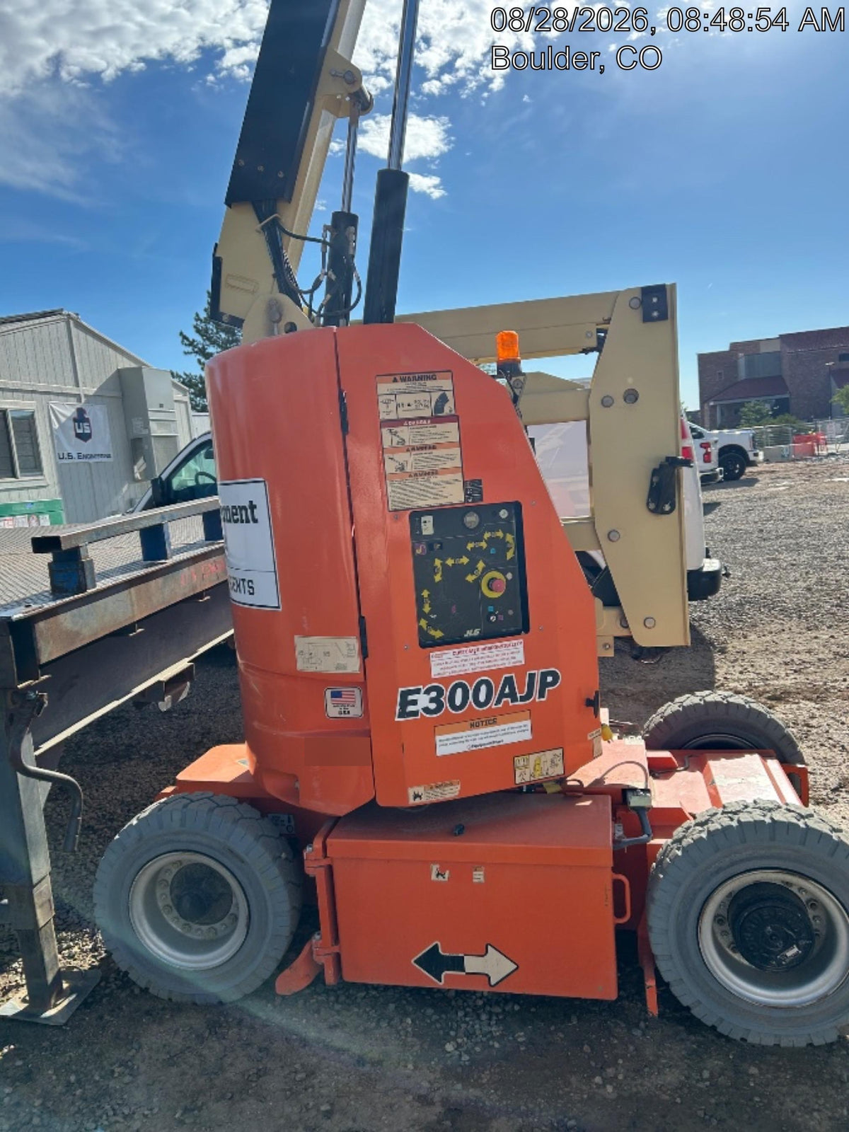 2019 JLG E300AJP