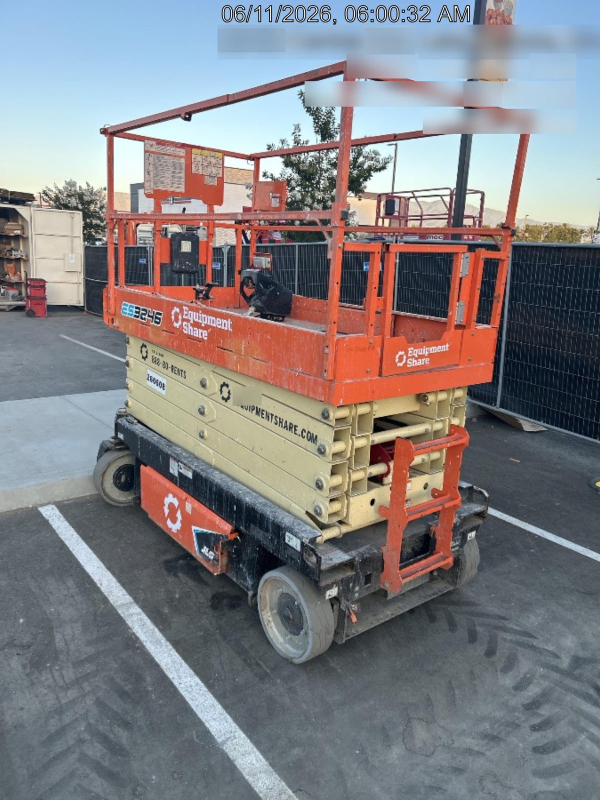 2022 JLG ES3246
