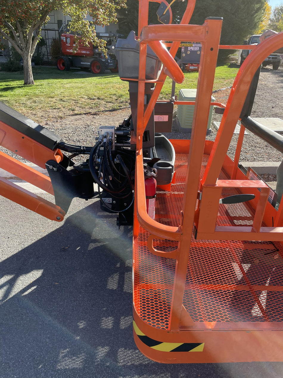 2022 JLG 660SJ