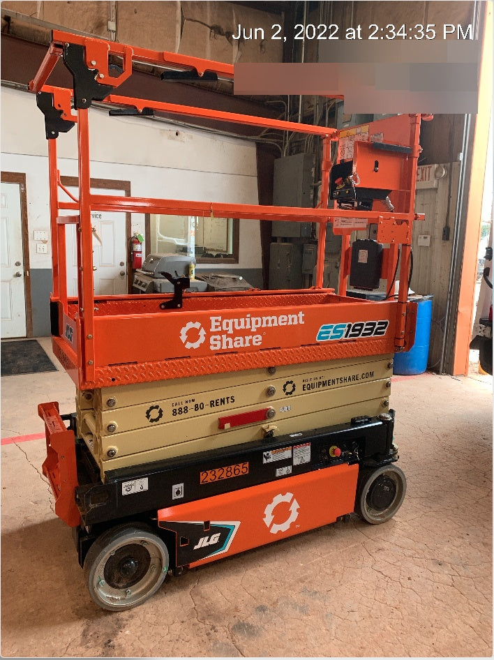 2022 JLG ES1932