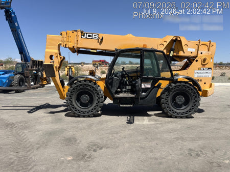 2019 JCB 512-56 74 HP w/CAB/HVAC, Beacon, Aux Hydraulics, Worklights, Solid Tires w/60" Carriage/Forks