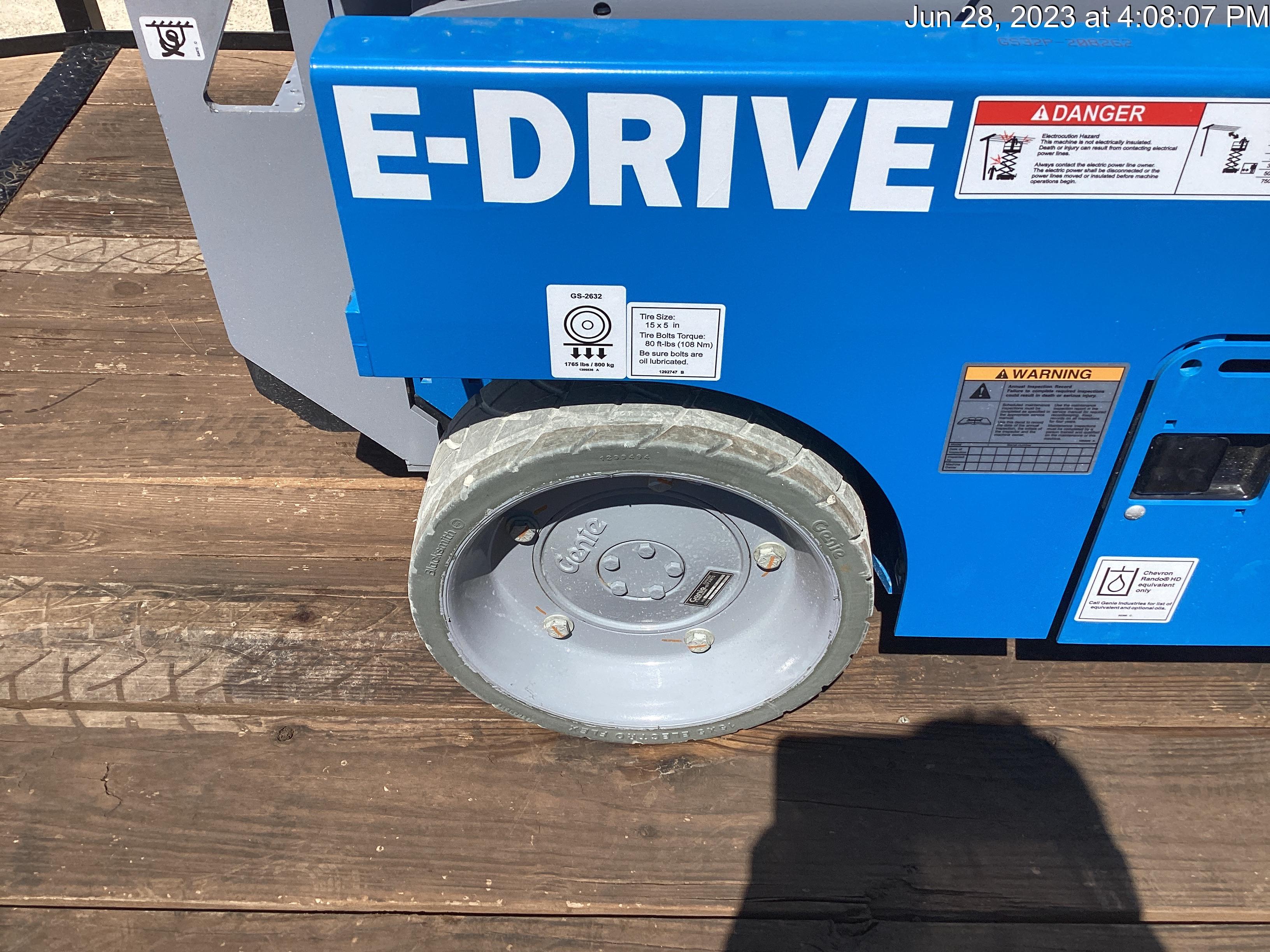 2023 GENIE GS-2632