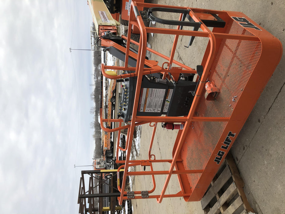 2019 JLG 660SJ