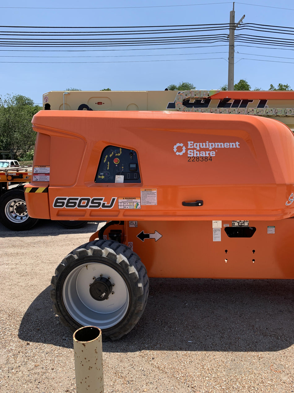 2022 JLG 660SJ