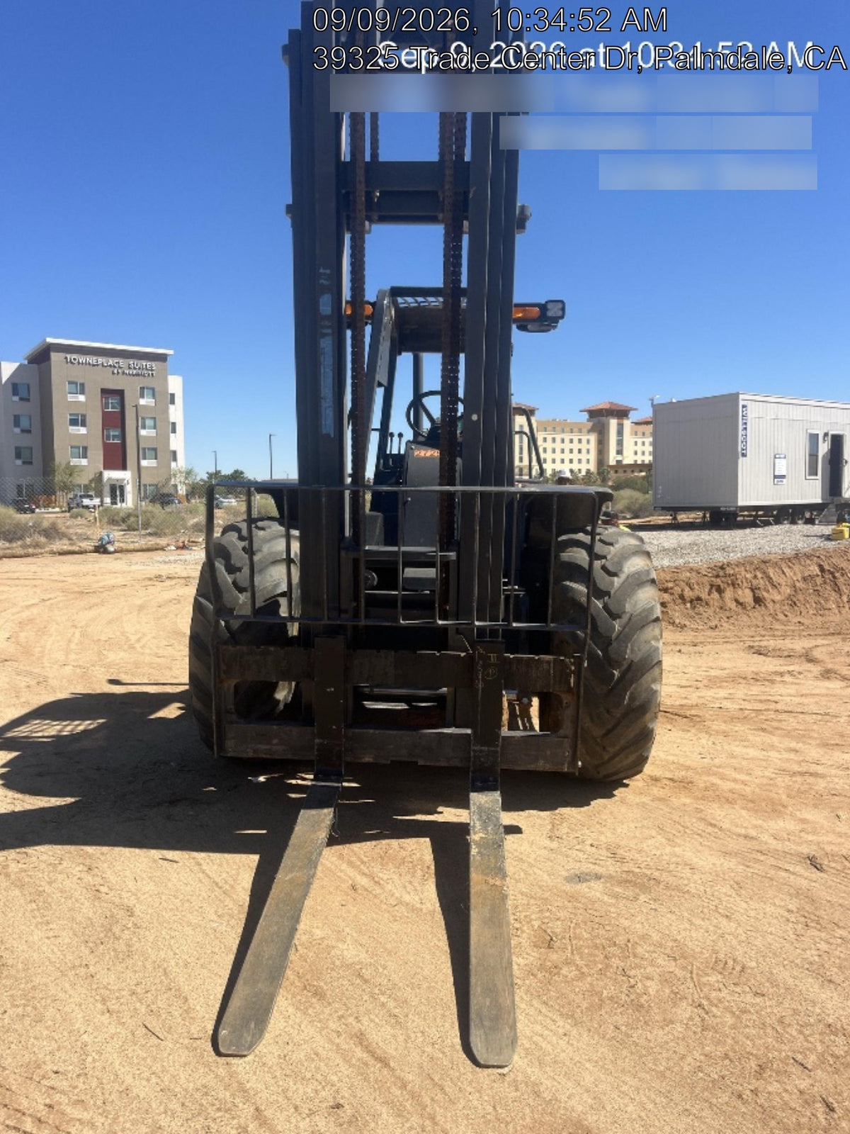 2023 CASE 588H