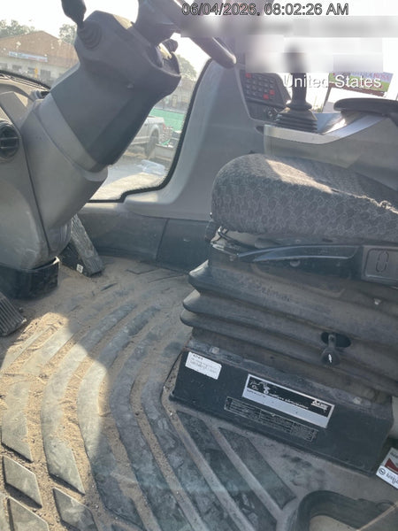 2017 Case 621G CLOSED CAB, JRB 416 STYLE HYD COUPLER