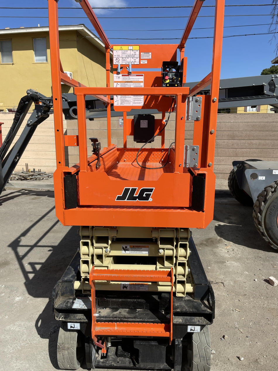 2022 JLG ES1932