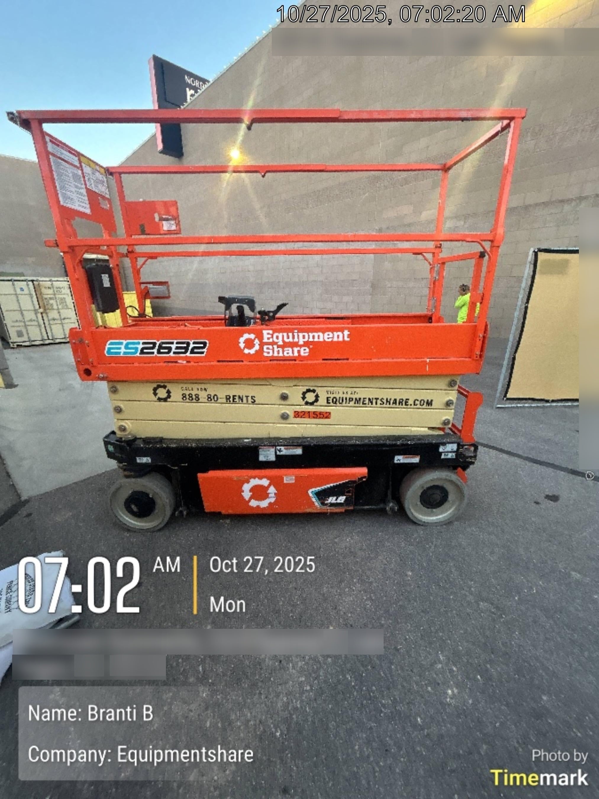 2023 JLG ES2632