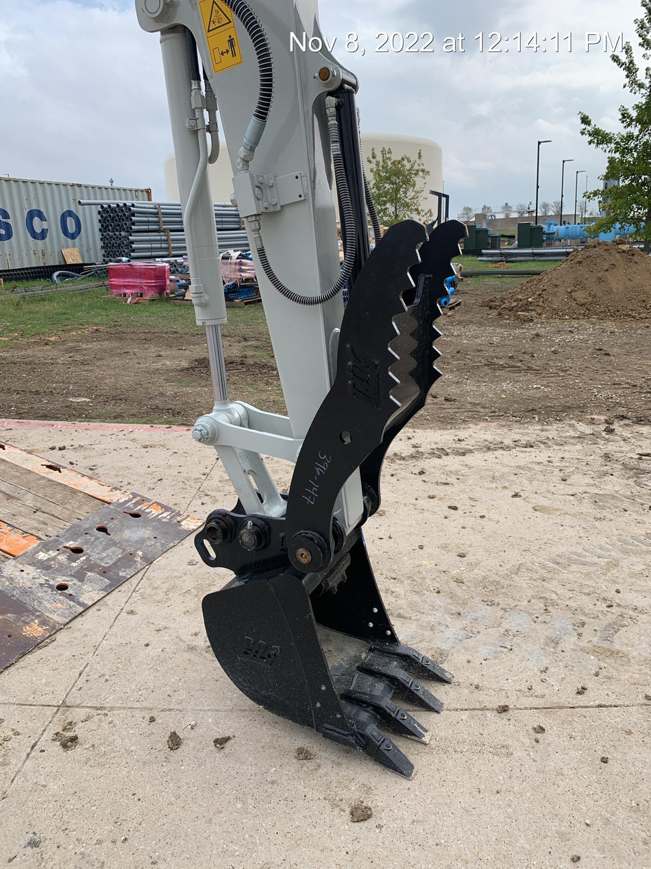 2022 TAKEUCHI TB250-2R