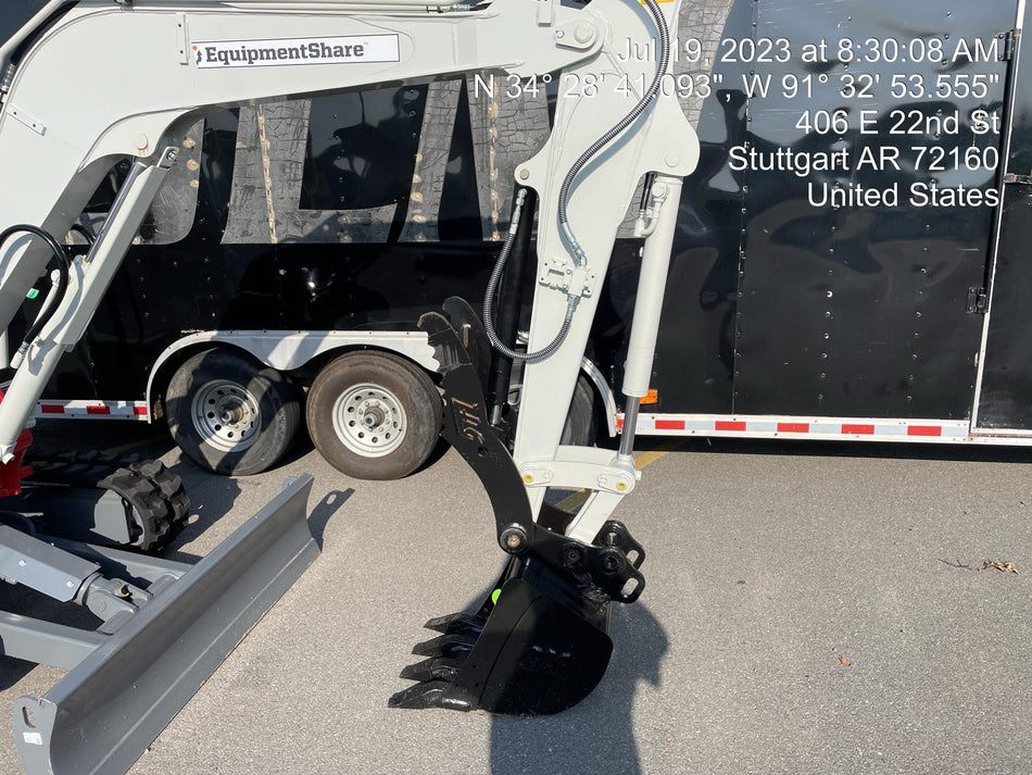 2023 TAKEUCHI TB235-2R