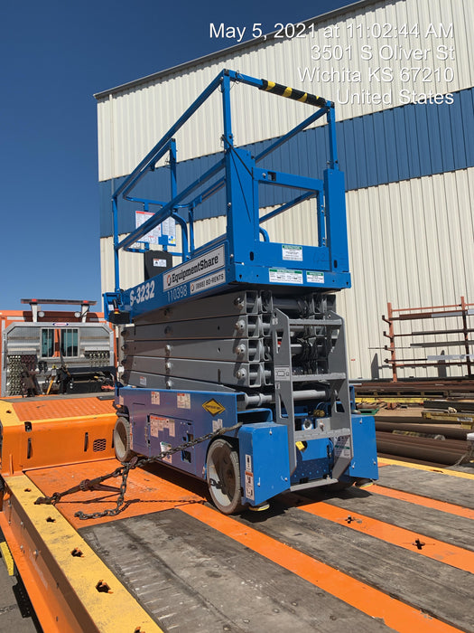 2020 Genie GS-3232 Standard, Folding half height swing gate, 800W Inverter