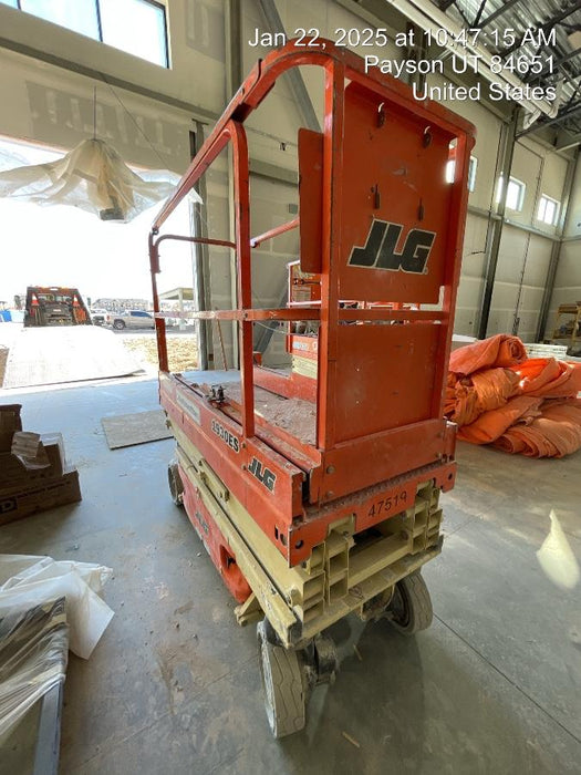2017 JLG 1930ES Standard Options