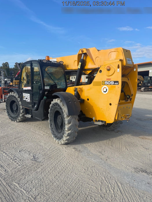 2019 JCB 509-42 Cab/Heat/Air, 74 HP, Solid Tires, STD Worklight, Beacon, Aux Hydraulics, Lifting Eye, Back up Alarm w/66" Carriage/60" Forks