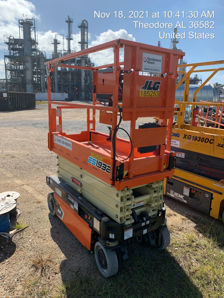 2021 JLG ES1932
