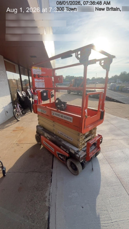 2022 JLG ES1932
