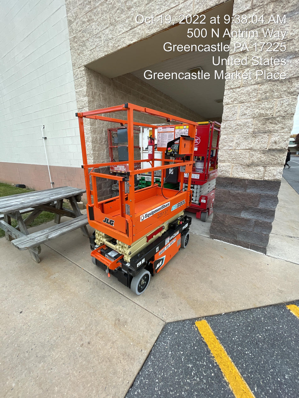 2022 JLG ES1330L