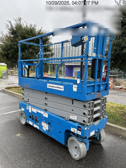 2019 Genie GS-2632 Folding rails with half height swing gate