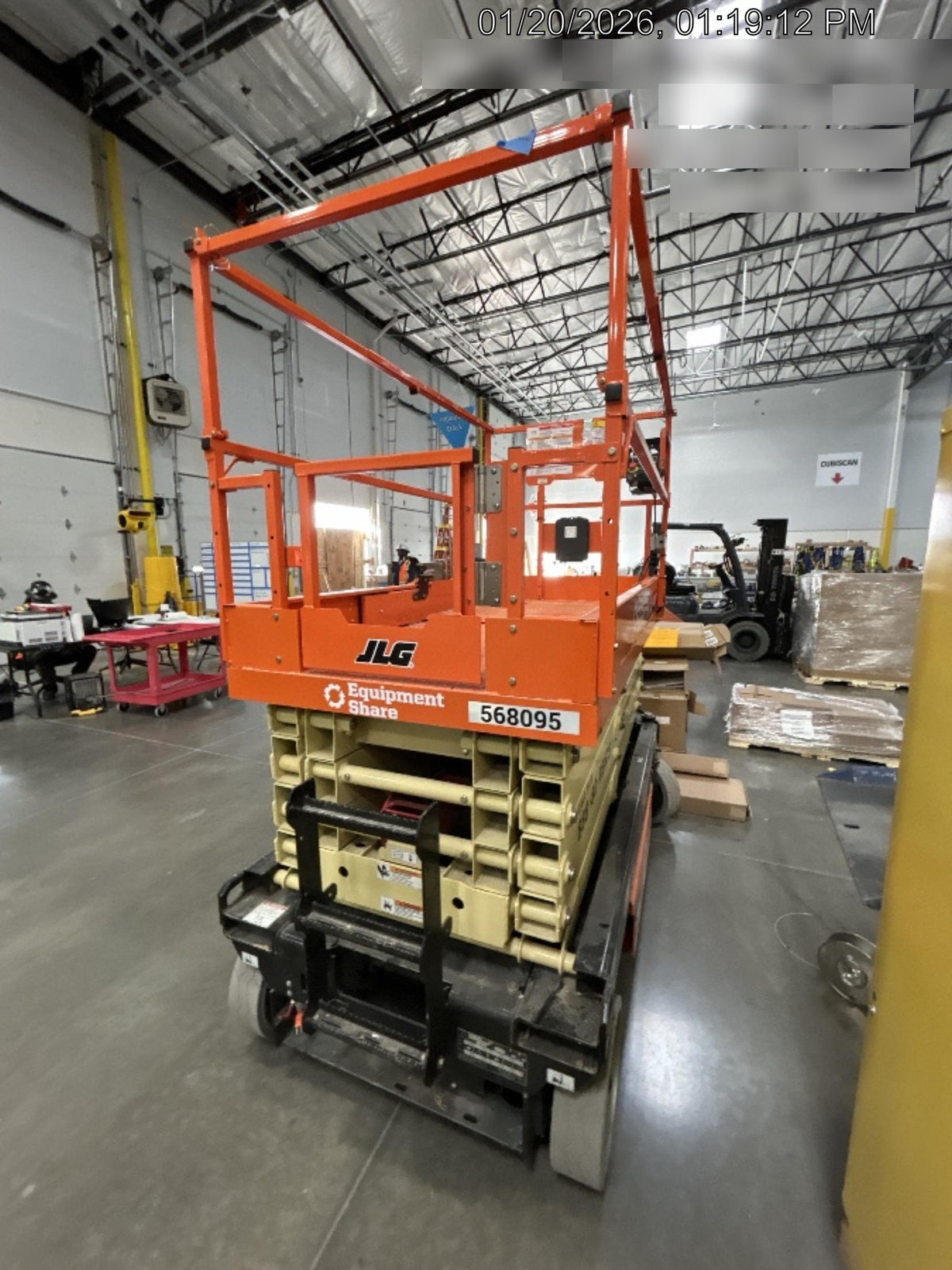 2025 JLG ES3246