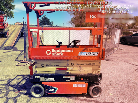 2023 JLG ES1932