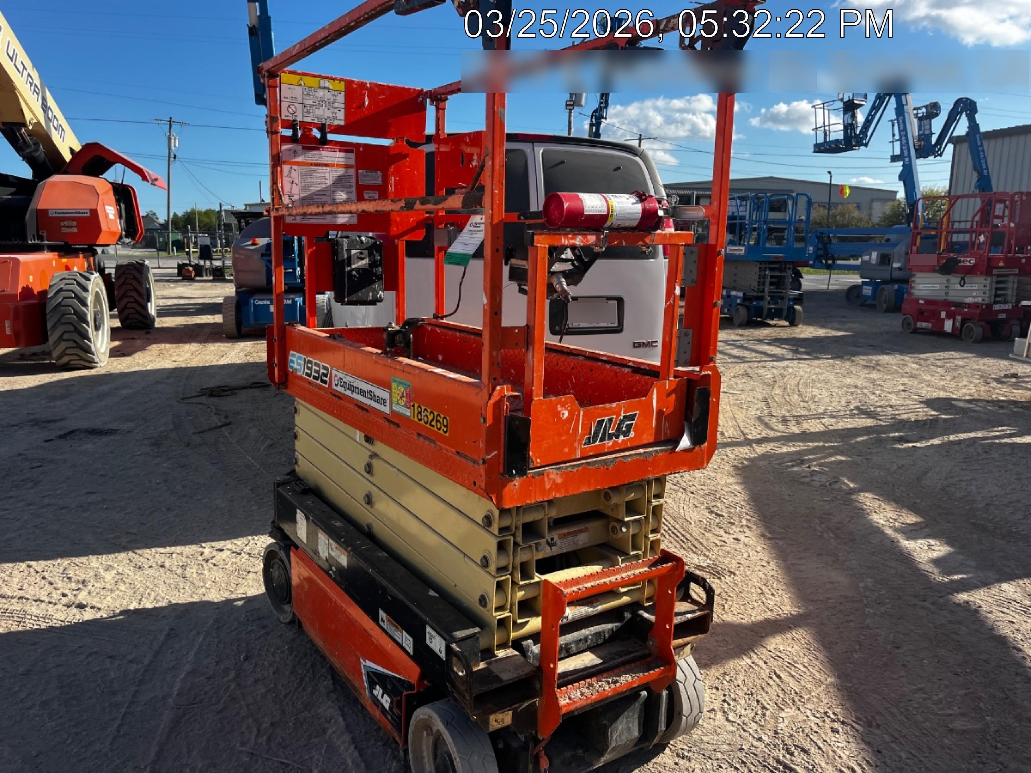 2021 JLG ES1932