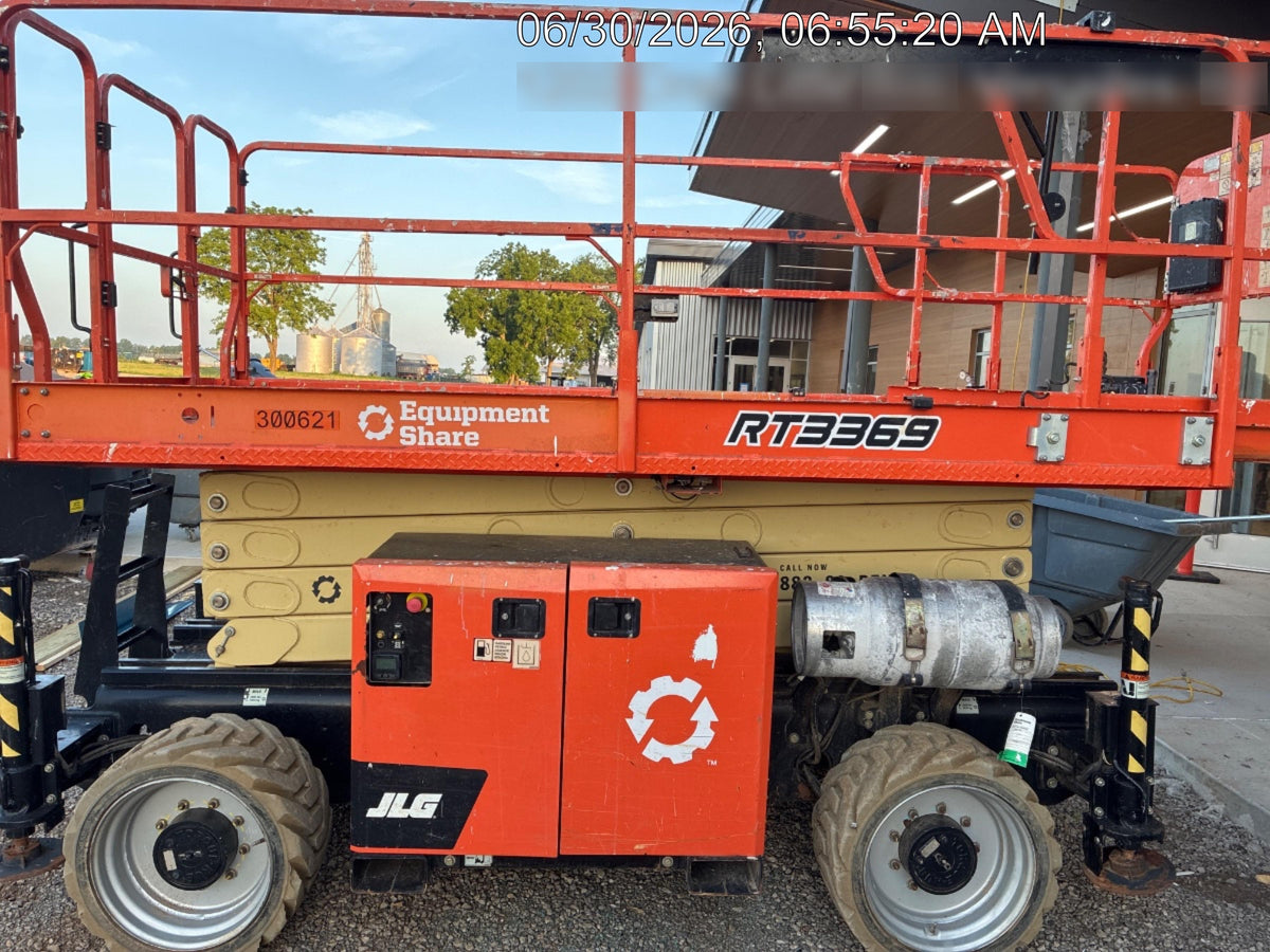 2023 JLG RT3369