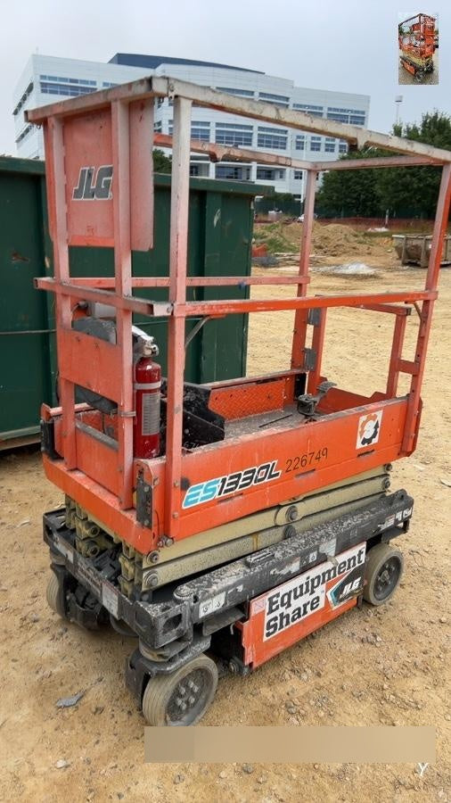 2022 JLG ES1330L