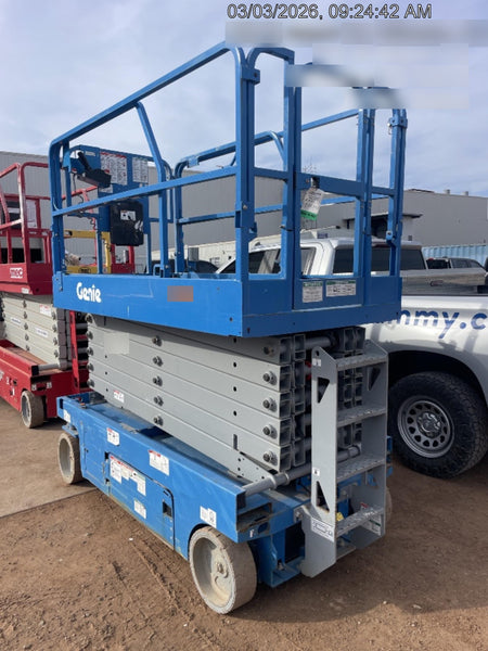 2019 Genie GS-4047 Folding rails with half height swing gate