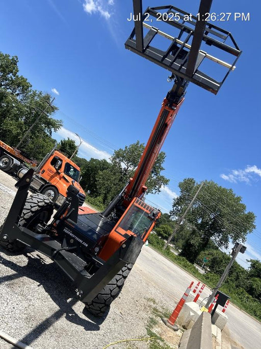 2025 JLG 10054