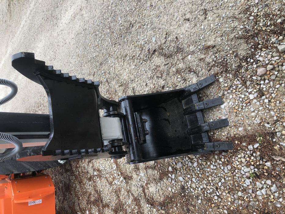 2020 TAKEUCHI TB235-2CR