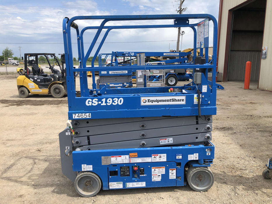 2020 Genie GS-1930 Fixed rails with chain entry gate - Pre A92.20