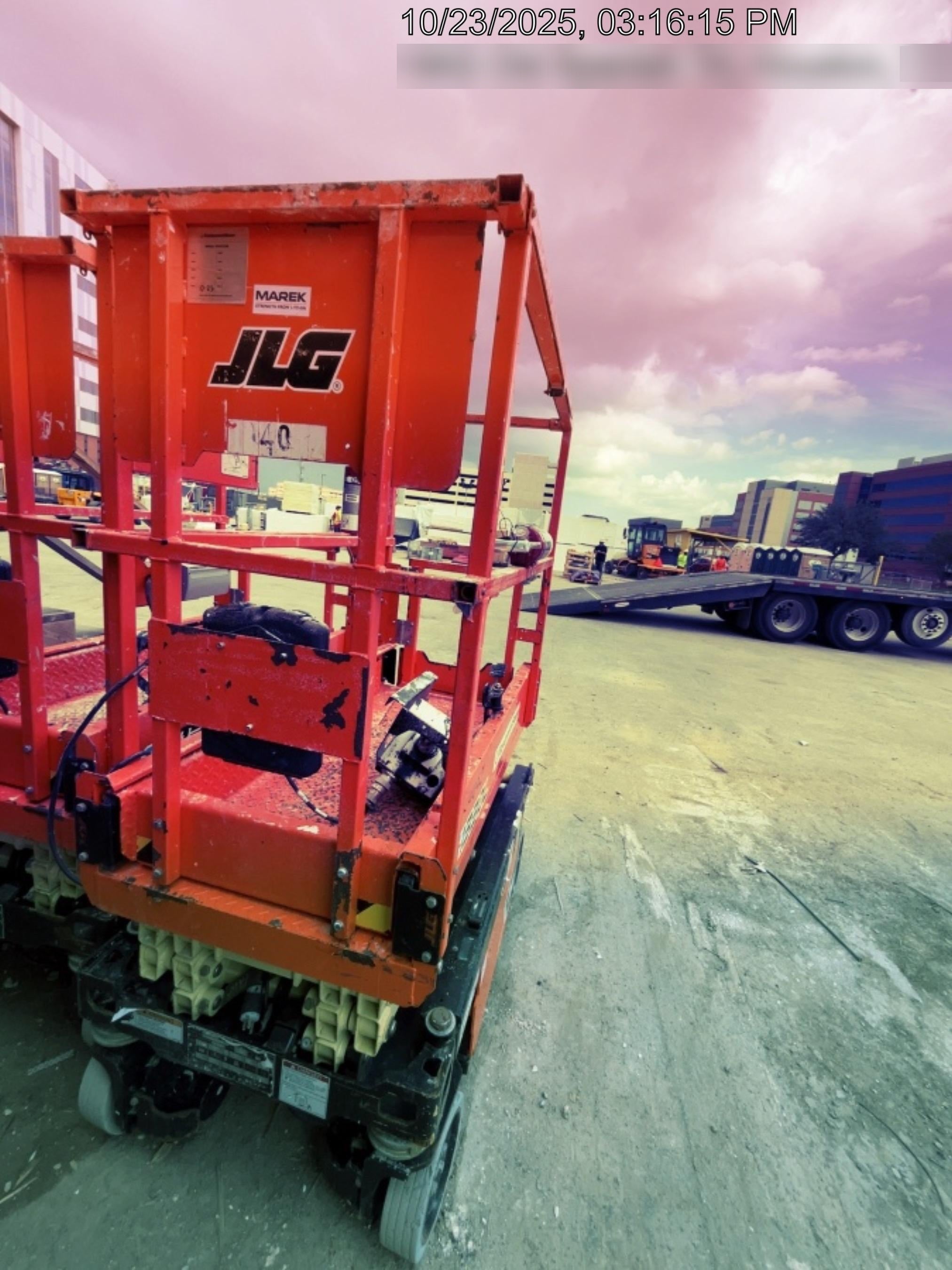 2021 JLG ES1330L