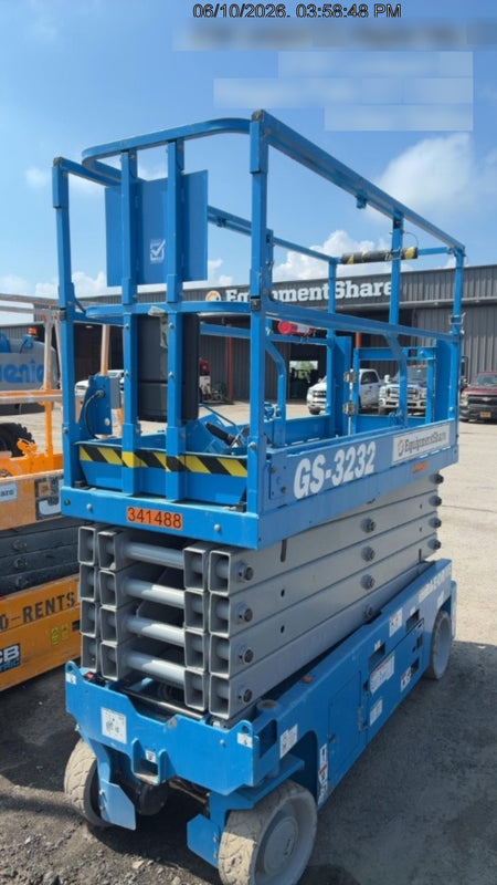 2023 GENIE GS-3232