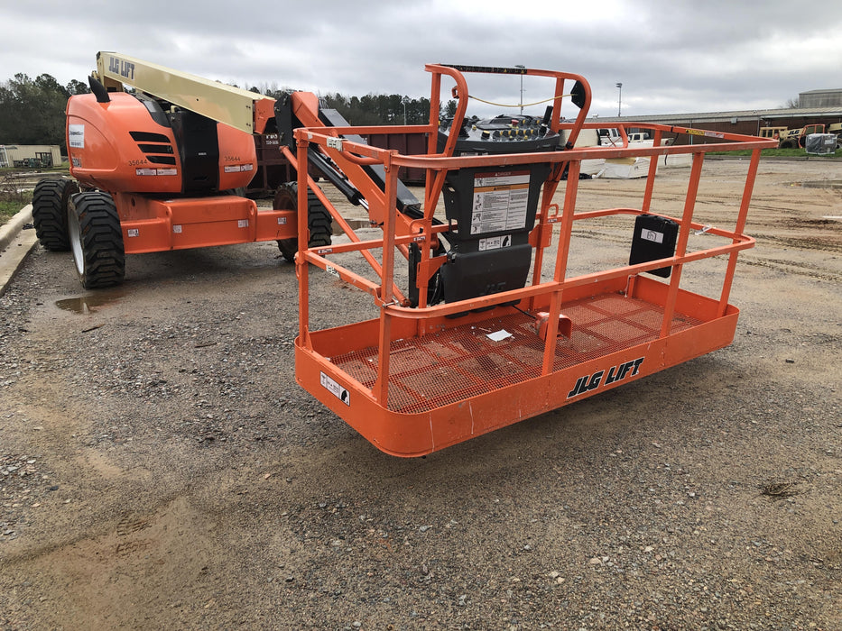 2019 JLG 600AJ