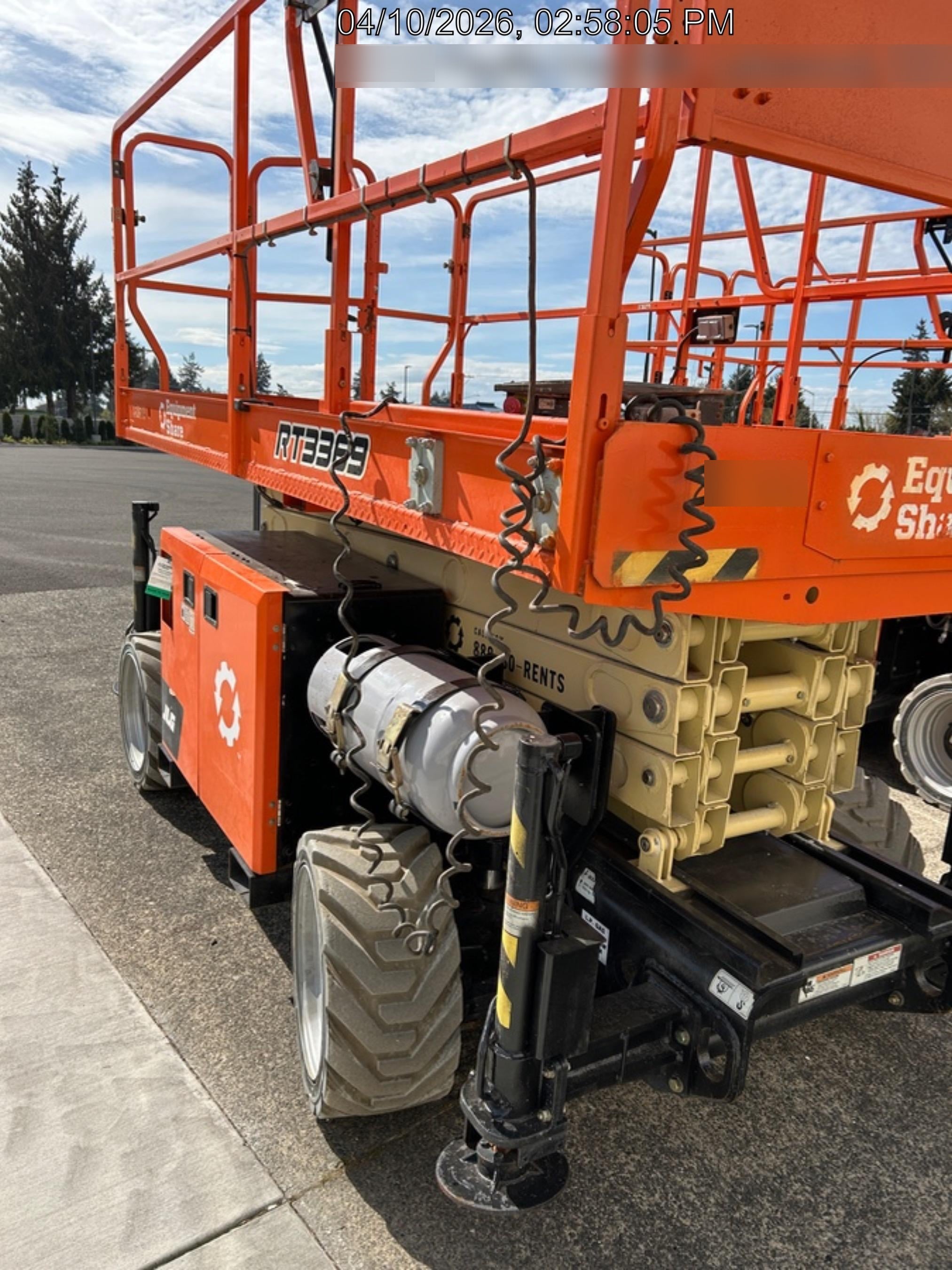 2022 JLG RT3369
