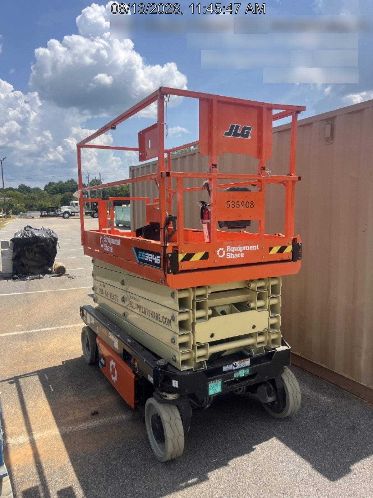 2025 JLG ES3246