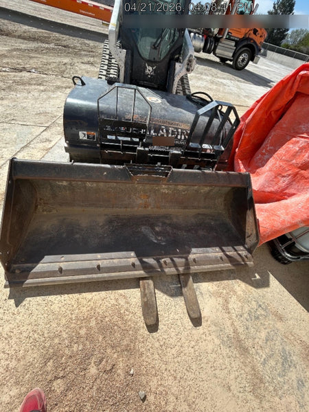 2022 TAKEUCHI 48" Pallet Forks - Takeuchi